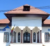 Primăria Valea Călugărească a încheiat ÎNTR-UN MINUT patru contracte de consultanță cu o singură firmă, la valoarea unui apartament!