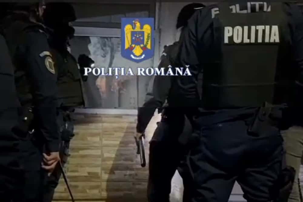 Doi prahoveni, cercetați pentru că ar fi sechestrat și bătut un bărbat, în luna mai 2023, în comuna Mănești