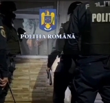 Doi prahoveni, cercetați pentru că ar fi sechestrat și bătut un bărbat, în luna mai 2023, în comuna Mănești