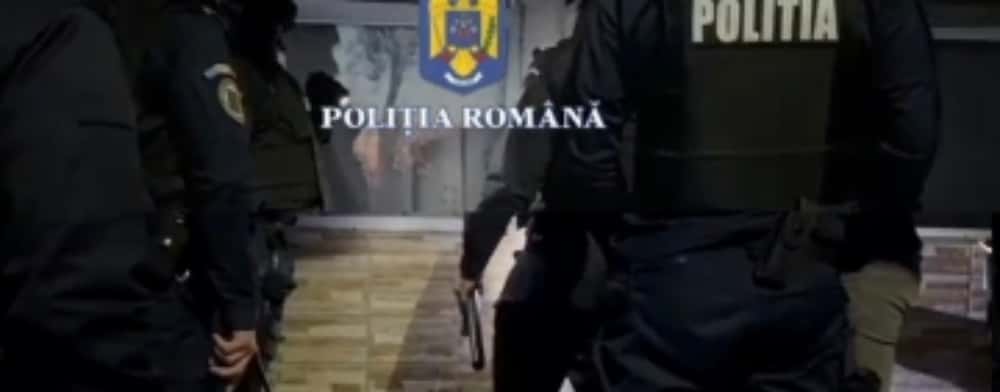 Doi prahoveni, cercetați pentru că ar fi sechestrat și bătut un bărbat, în luna mai 2023, în comuna Mănești