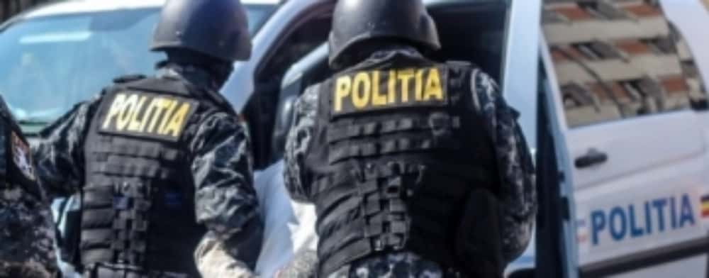 Șapte bărbați din Vălenii de Munte, "călcați" de mascați, după un conflict într-o parcare din oraș