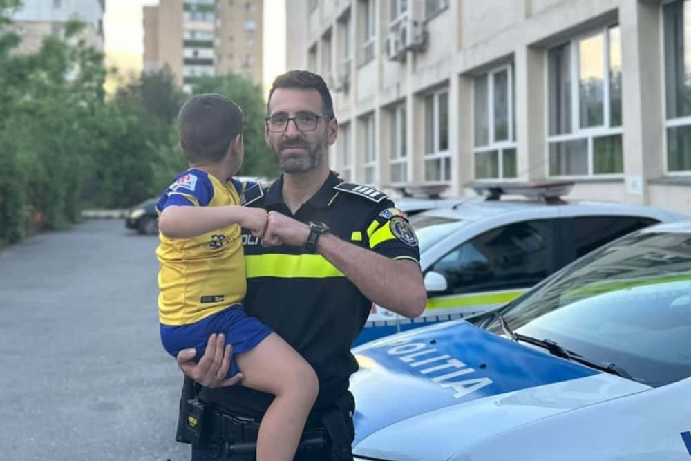 Un băiețel de 5 ani a fost găsit de polițiștii ploieșteni, după ce s-a pierdut de părinți