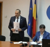 Prefectul Emil Drăgănescu a atacat în Contencios Administrativ hotărârile prin care CJ Prahova a ”mituit” primarii liberali