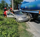UPDATE/ Grav accident rutier, pe un drum județean din Prahova: coliziune între o cisternă și un autoturism. A fost solicitat și elicopterul SMURD