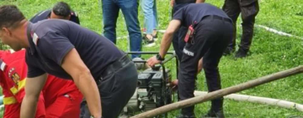 Specialiștii în geologie încep forajele la Slănic, pentru a vedea dacă persoanele evacuate se pot întoarce la casele lor