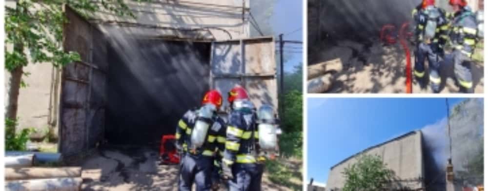 Incendiu Nuci/ Hala dezafectată cu reziduuri petroliere are circa 2000 mp
