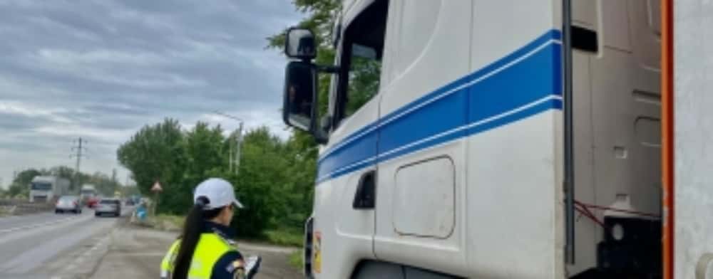 Acțiune a polițiștilor de la Rutieră pe DN 1 B, la Bucov. Sunt vizați transportatorii de marfă și de persoane