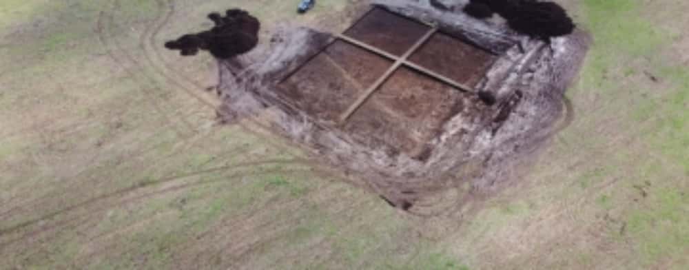 Morminte din epoca bronzului descoperite de arheologi pe un câmp din comuna prahoveană Păulești