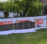 Polițist local din comuna Bălțești, reținut pentru distrugerea unor afișe electorale. La Bălțești, primarul penal PNL ține cu dinții de fotoliul de edil