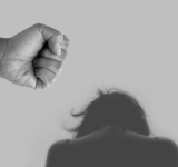 Violența domestică, un fenomen care ia amploare! Peste 3.000 de minori au fost victime ale agresiunilor