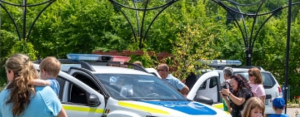 Copiii din orașul Băicoi au petrecut de ziua lor alături de polițiști și pompieri
