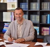 BOMBĂ: DNA - Secția de Combatere a Corupției a pus tunurile pe contractele semnate de Iulian Dumitrescu pentru lucrările la infrastructura rutieră!