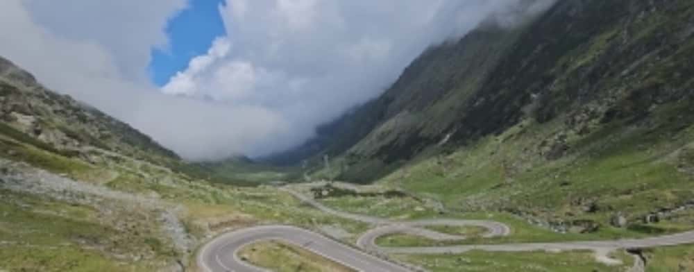 Se redeschide Transfăgărășanul. CNAIR atenționează șoferii că s-au înmulțit urșii pe traseu!