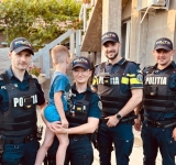 Mobilizare impresionantă pentru găsirea unui copil de 6 ani care se pierduse în zona comunei Măgureni