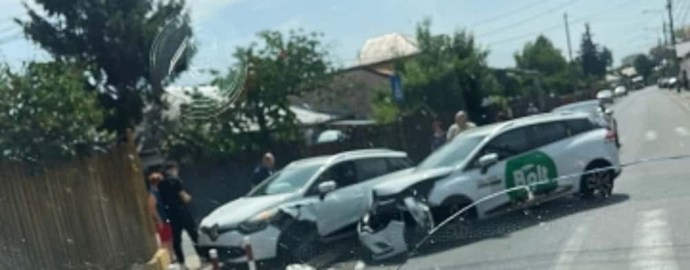 Două persoane au fost rănite într-un accident produs la intersecția străzilor Alexandru Odobescu și Nicopole din Ploiești