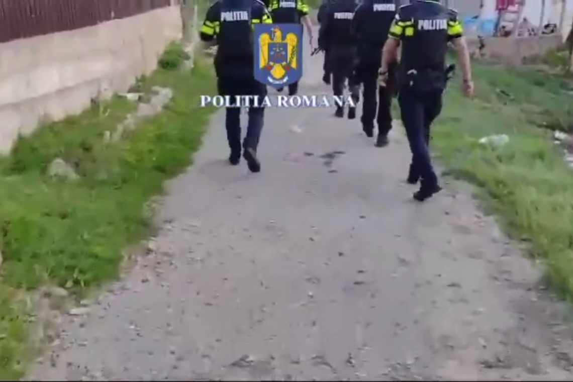 Percheziții în comuna Vâlcănești, la suspecți de furt