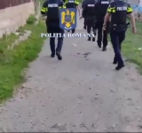 Percheziții în comuna Vâlcănești, la suspecți de furt
