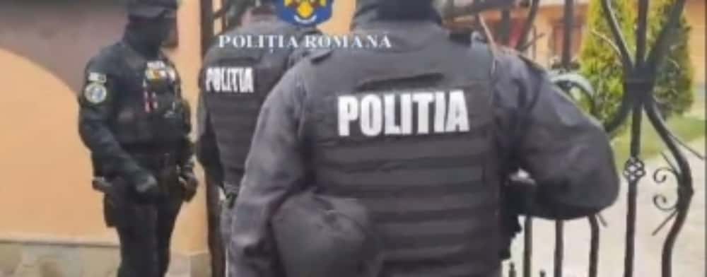 Percheziții în comuna Filipeștii de Pădure, la persoane suspectate de contrabandă!