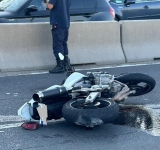 Motociclist în vârstă de 18 ani, rănit într-un accident produs pe DN1 B, la ieșire din Ploiești spre Bucov