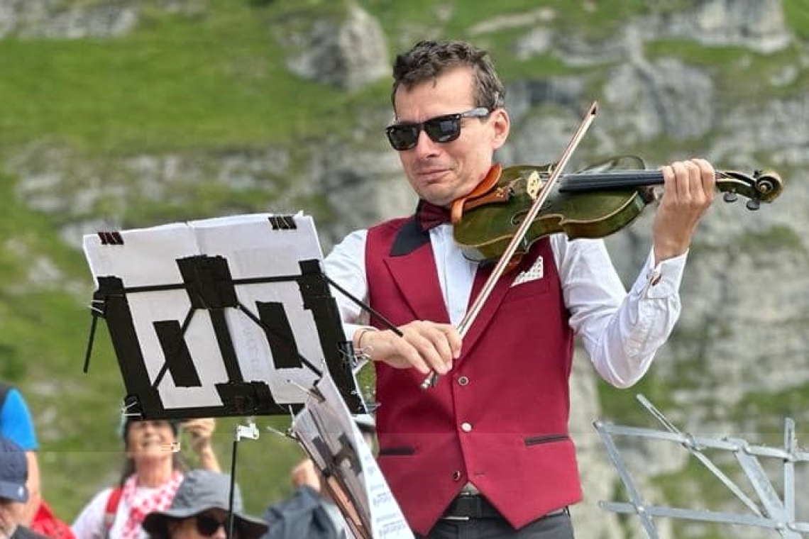 Concert în vârf de munte: violonistul Alexandru Tomescu va oferi, sâmbătă, un spectacol de excepție la Cabana Caraiman