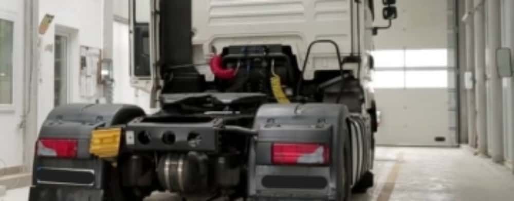 Trei prahoveni și-au recunoscut faptele pentru pedepse mai mici, într-un dosar de falsificare a ITP-ului la autocamioane și semiremorci folosite în transportul internațional de mărfuri