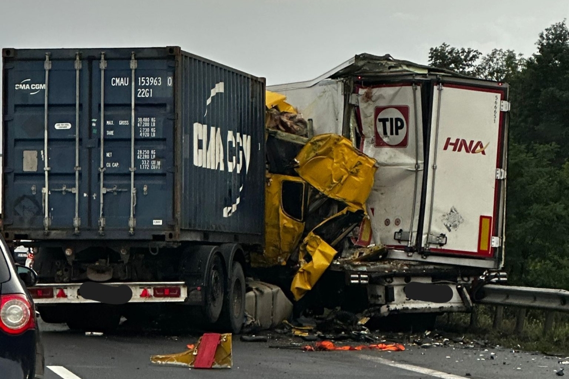 Două TIR-uri, implicate într-un accident rutier pe autostrada București-Ploiești. Trafic restricționat pe sensul spre București