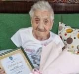 Ploieșteanca Marieta Rădulescu a împlinit, astăzi, 100 de ani și a primit ”Diploma de aur” a orașului