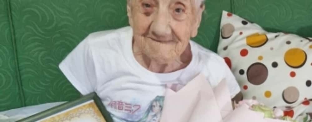 Ploieșteanca Marieta Rădulescu a împlinit, astăzi, 100 de ani și a primit ”Diploma de aur” a orașului