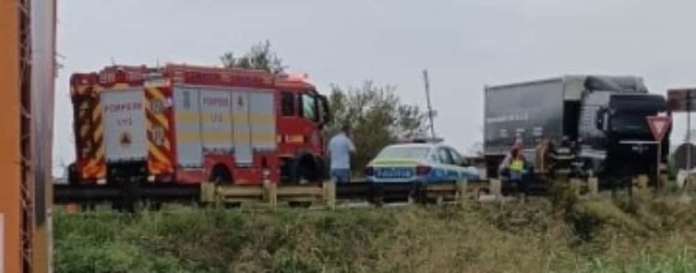 Coliziune TIR-autoturism pe DN72, la ieșire din Ploiești