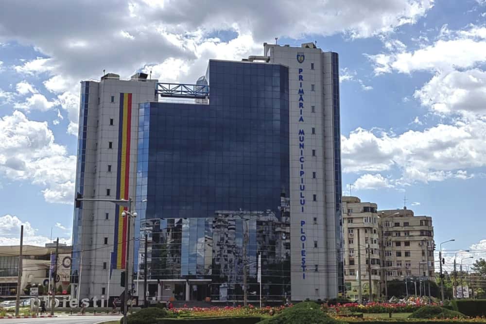 Sporul de ”condiții vătămătoare sau periculoase” și alte beneficii pentru angajați din Primăria Ploiești și instituții subordonate, în stand-by