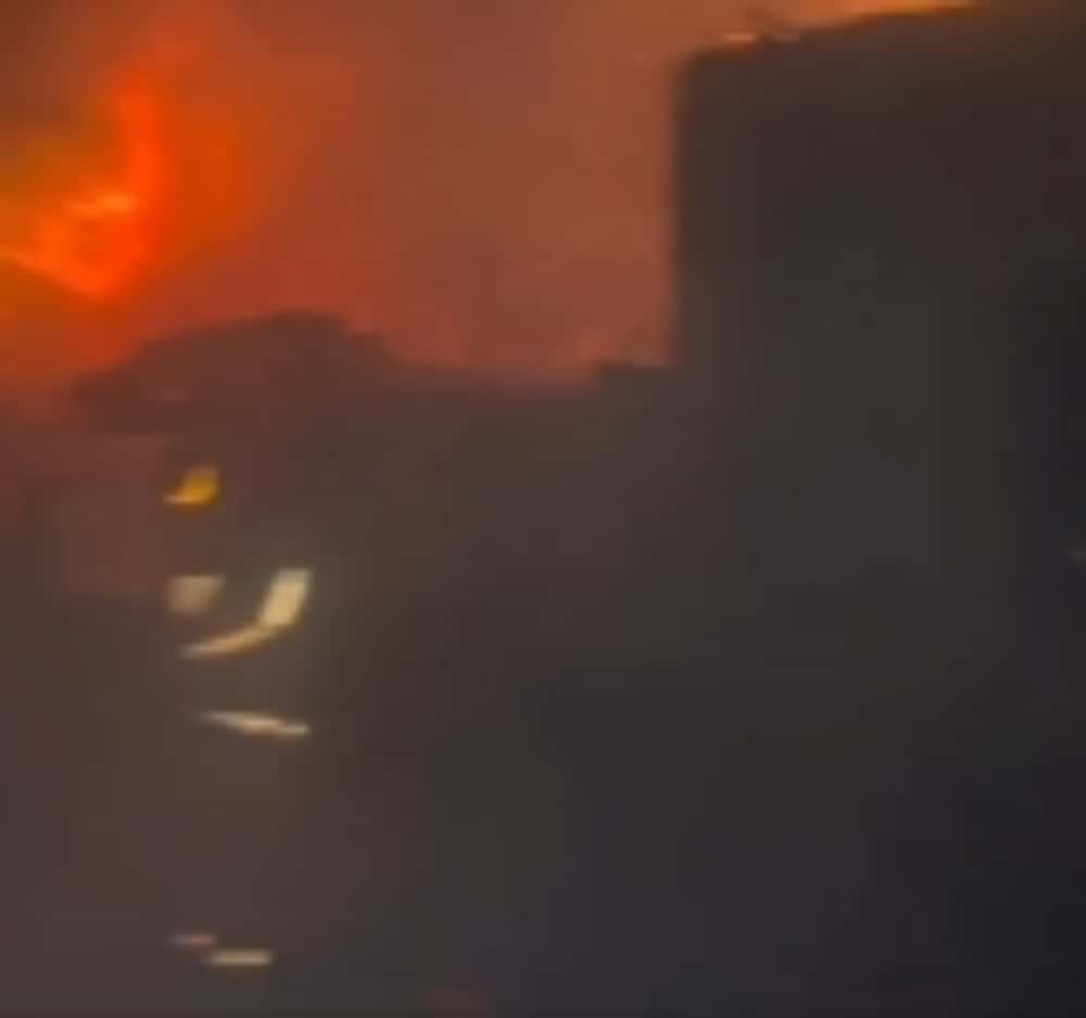 Update/ O casă din comuna Izvoarele a fost cuprinsă de flăcări, duminică seară. Patru persoane au suferit atacuri de panică