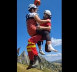 Adidașii de oraș ne transformă din turiști în ”victime”, pe munte. Salvamontiștii și elicopterul SMURD - solicitați într-un caz de fractură la gleznă!