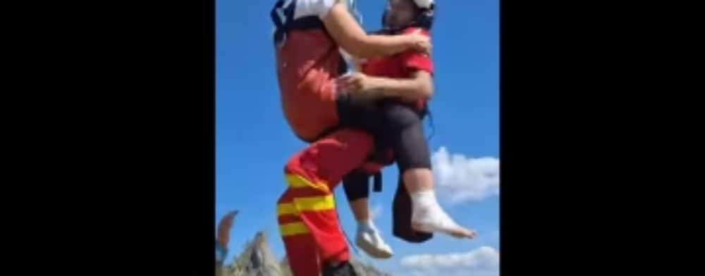 Adidașii de oraș ne transformă din turiști în ”victime”, pe munte. Salvamontiștii și elicopterul SMURD - solicitați într-un caz de fractură la gleznă!