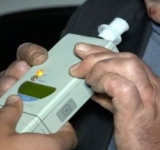 Beat criță la volan, un bărbat de 72 de ani din Telega a intrat cu mașina într-un cap de pod
