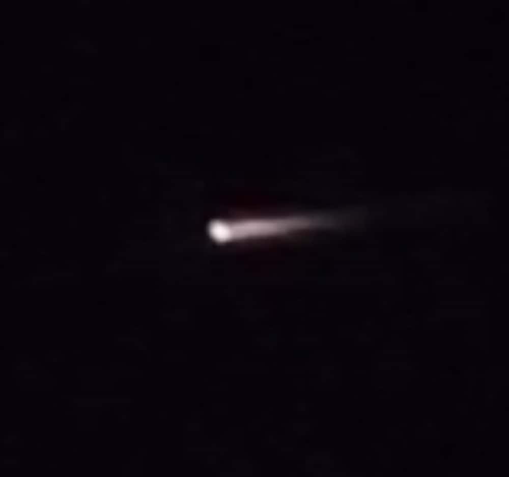Un meteor sau un satelit ”căzător” pe cerul României? (video)