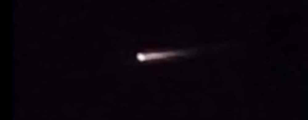Un meteor sau un satelit ”căzător” pe cerul României? (video)