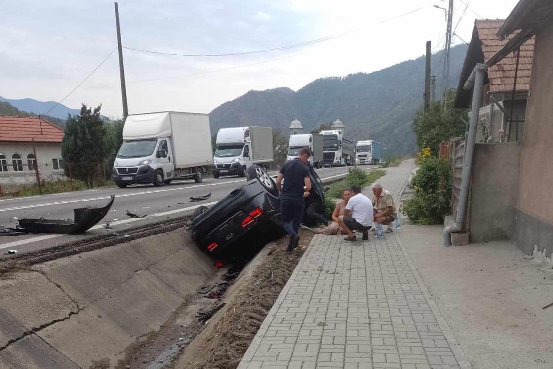 Natalia Intotero, ministrul Familiei, rănită într-un accident produs în județul Vâlcea. Autoturismul în care se afla s-a răsturnat