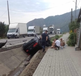 Natalia Intotero, ministrul Familiei, rănită într-un accident produs în județul Vâlcea. Autoturismul în care se afla s-a răsturnat