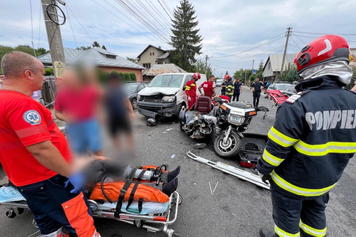 Doi bărbați au fost răniți într-un accident produs pe strada Republicii din Băicoi. Ambii se aflau pe o motocicletă cu ataș