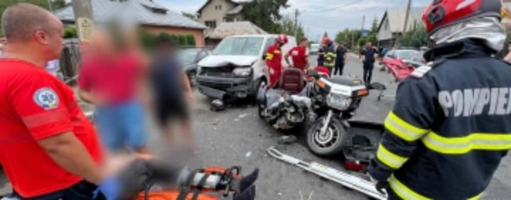 Doi bărbați au fost răniți într-un accident produs pe strada Republicii din Băicoi. Ambii se aflau pe o motocicletă cu ataș