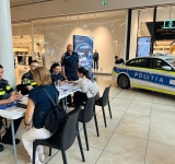 Vrei să afli detalii despre posturile scoase la concurs la Poliția Prahova? Mergi la mall AFI Ploiești, până la ora 20.00!