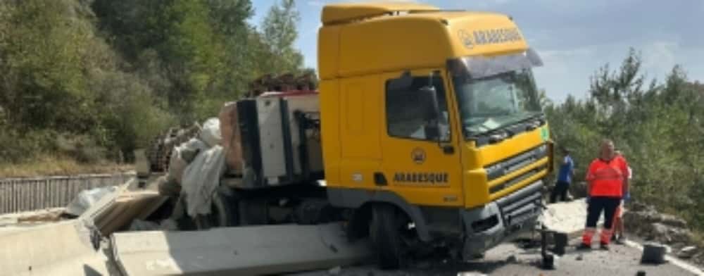 UPDATE/ Trafic blocat complet pe DN 1, în zona Nistorești