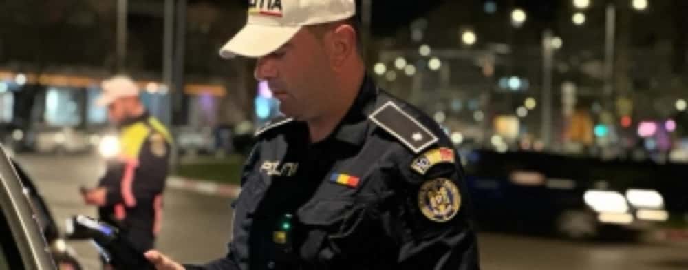 Bucureștean beat și drogat a intrat cu mașina în două autoturisme parcate pe Bd. București din Ploiești. A fost reținut de polițiști, iar ulterior pus sub control judiciar