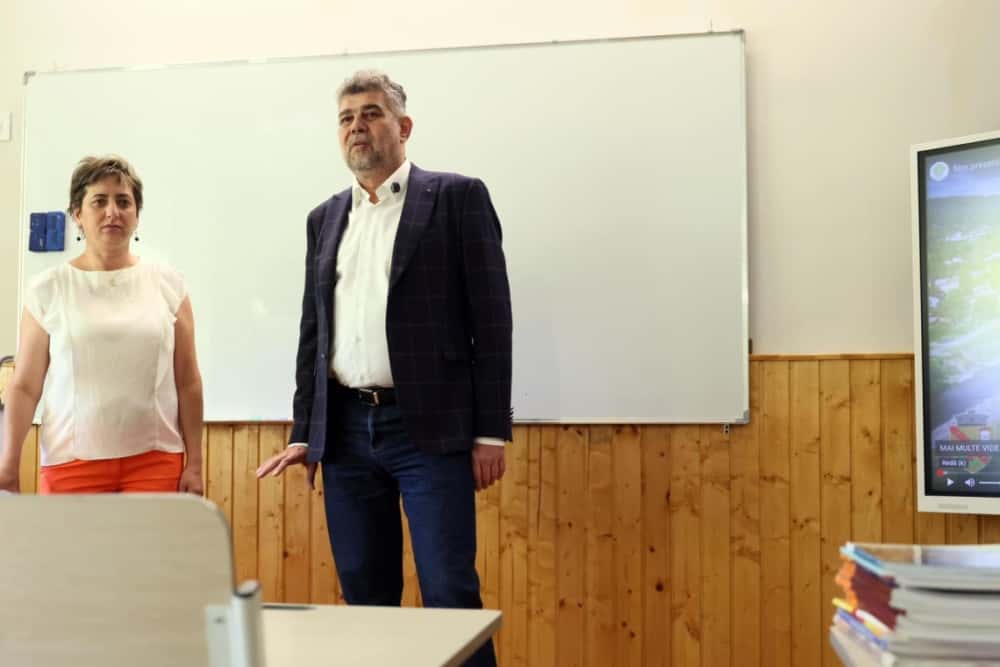 Marcel Ciolacu, impresionat de școala din Cornu, vizitată astăzi: ”Rivalizează cu cele mai bune unități de învățământ de la oraș!”