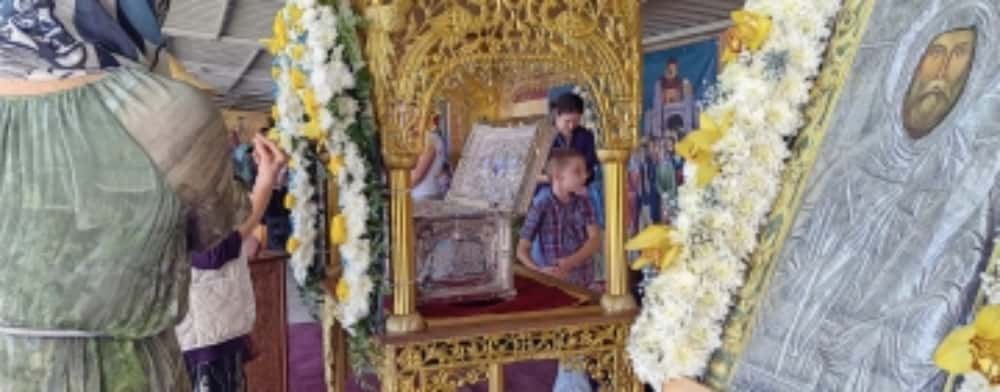 De Sărbătoarea Nașterii Maicii Domnului, la biserica din cimitirul Mihai Bravu din Ploiești a poposit racla cu moaștele Sf. Antonie cel Mare