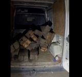 Doi tineri, prinși în flagrant de jandarmii prahoveni în timp ce furau traverse de cale ferată
