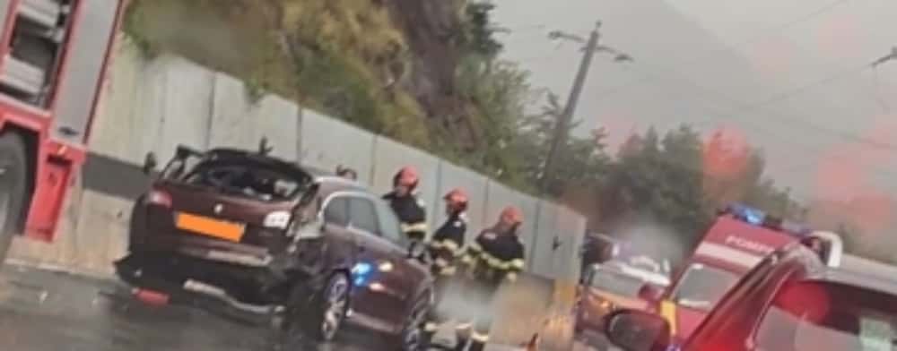 Șoferul unui ansamblu de vehicule a plecat de la locul accidentului produs pe DN1, la Posada. Un copil de cinci ani a fost rănit în urma coliziunii