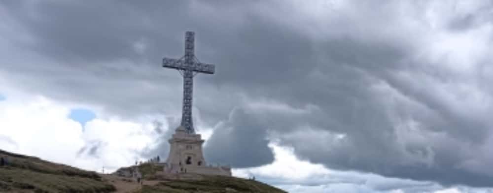 Ceremonie militară și religioasă la Crucea Caraiman, pe 13 septembrie