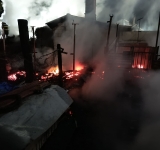 Un foc nestins complet a provocat un incendiu de proporții în comuna Ariceștii Rahtivani. Două case au fost mistuite de flăcări