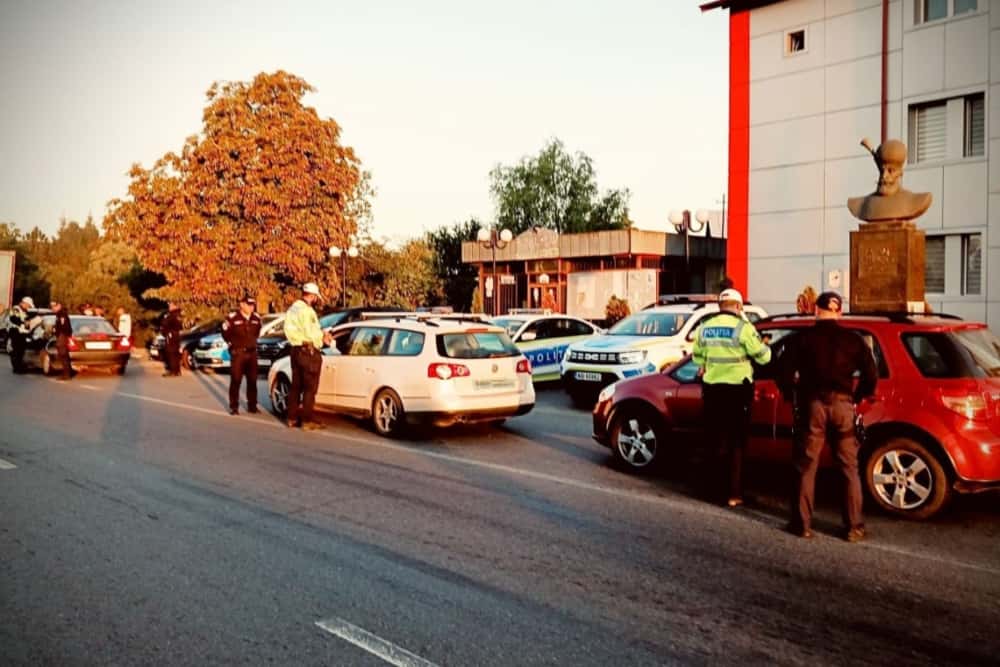 Controale ale polițiștilor de la Rutieră în Ploiești și pe DN1 B, sâmbătă dimineață
